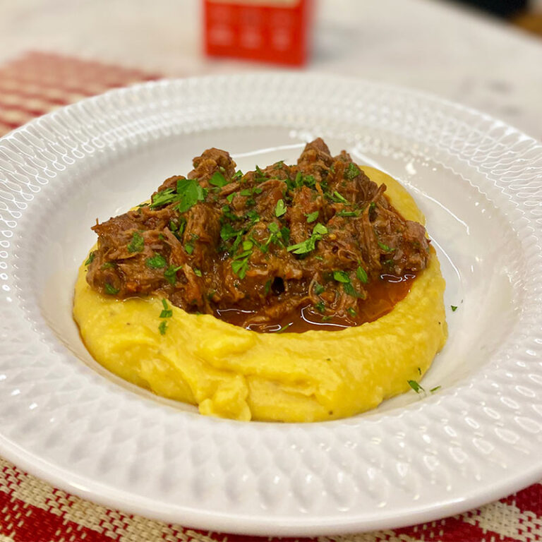 Carne de Panela Saudável com Legumes e Purê de Banana Verde
